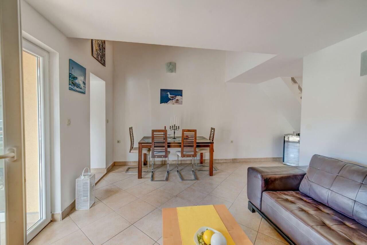 Apartments Savar - Ilo Brbinj Kültér fotó