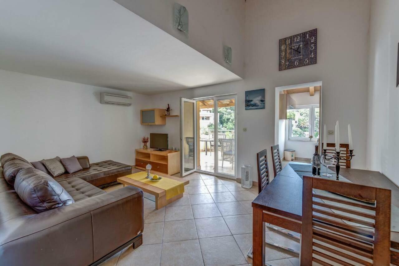 Apartments Savar - Ilo Brbinj Kültér fotó